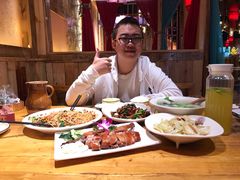 -老滇山寨•云南特色菜•地方菜•民族风情歌舞表演(金碧店)