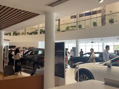 -杭州中沃沃尔沃4S店(滨江区店)