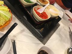 -鲜入围煮花胶鸡海鲜火锅