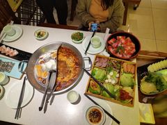 -十三幺山野火锅(市府路店)