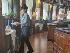 -八府香鸭·啫啫煲(华山路店)