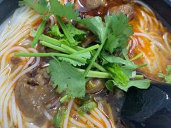 红烧肥肠米线-一品郑记重庆牛肉米线馆(东泰路店)