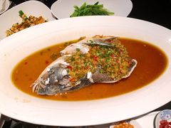 凤凰鱼头王-凤凰湘语·海派湘菜(浦东旗舰店)