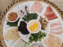 -花馬肆.云南过桥米线(汉神购物广场现场熬汤店)
