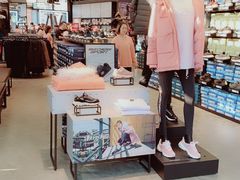 -SKECHERS 斯凯奇(上海国际时尚中心店)