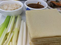 煎饼卷葱-日照大牌檔•小船海鲜(万平口店)