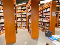 -西西弗书店&矢量咖啡(凯德晶萃广场店)