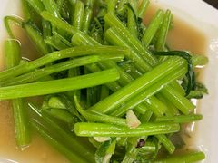 -J Daeng Seafood