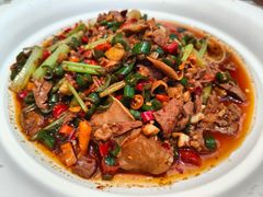 -阿瓦山寨·湘菜现炒·剁椒鱼头王(咸阳总店)