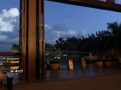 -亚龙湾喜来登·美景台大堂吧