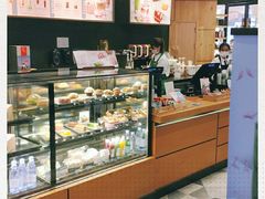 面包甜点陈列柜-星巴克(南京鼓楼吾悦广场店)