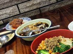 -爆炸头阿姨小四川正宗川味小吃(无任何分店)