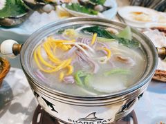 -海鲨湾海鲜会馆(百家湖1912店)