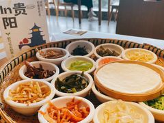 -包整·丝娃娃(一览甲秀楼风景店)