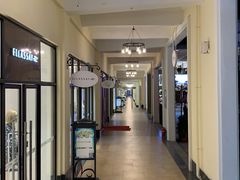 -王府井奥莱临潼小镇(临潼店)