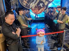 -雍容荟帝王蟹活龙虾展台自助(IFS黑金店)