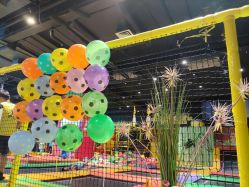 -蹦蹦跳跳(新奥购物中心店)