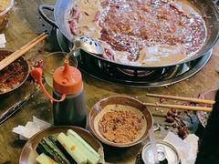 -黄潇洒老火锅(九眼桥宏济巷店)