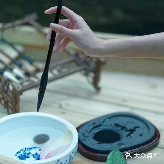 去到一座陌生的城市，首先要去的兩個地方