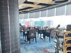 -宝利来国际大酒店-凤凰阁旋转餐厅