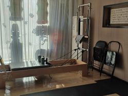 -威思丽高温瑜伽会馆