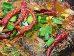 鱼头炖猪脚-三只鸟本地特色菜馆(上饶总店)