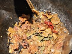 -万里闯关东铁锅炖菜馆(高新旗舰店)