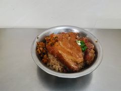 -梁阿婆廿年老牌扣肉糯米饭