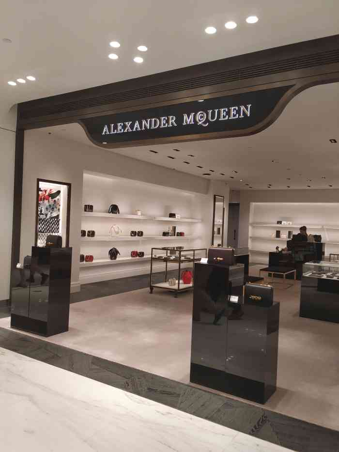 鞋真的万年推超级百搭还是推荐大家入经滴靼麦昆专卖店亚历山大麦昆