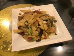 -石磨豆花家常菜·牦牛排土火锅