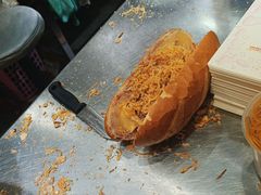 -Bánh Mì Huynh Hoa