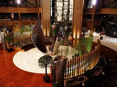 -上海滴水湖皇冠假日酒店