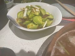 -牛村来人潮汕牛肉火锅(西单店)