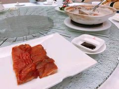 金牌麻皮乳猪-广州酒家(文昌总店)
