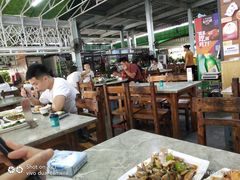 大堂-四川小胡子海鲜(丁村万人海鲜广场店)