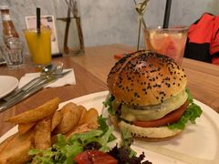 招牌牛肉汉堡-UPPER KITCHEN(延安路店)