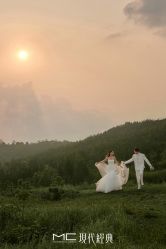 -现代经典婚纱摄影