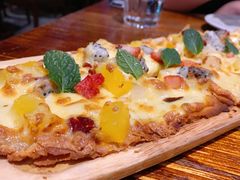 火焰烤饼水果风味-1886德国汽车餐厅(外滩十六铺码头店)