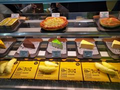 面包甜点陈列柜-猫王榴莲世家(三里屯SOHO商场店)