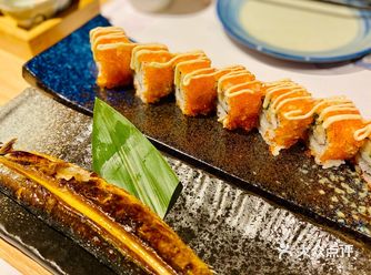 非常精致的日料店 和朋友逛完街，所以晚上九点才去