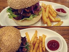 墨西哥鸡肉汉堡-THE CLUBHOUSE(G公寓酒店)