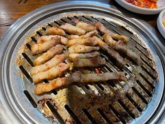 厚切五花肉-·缸桶屋·韩式牛肋条自助烤肉(西湖D11店)