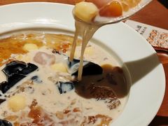 娟姗奶大满贯-RUXU入续鸳鸯糖水铺(万菱汇店)