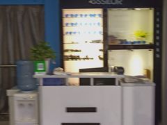 -提一眼镜·蔡司·依视路(小寨店)