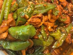 -阿瓦山寨·湘菜现炒·剁椒鱼头王(咸阳总店)