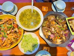 -休记光头香辣蟹干锅(绵竹店)
