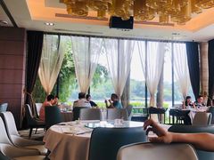 靠窗位-悦湖公馆