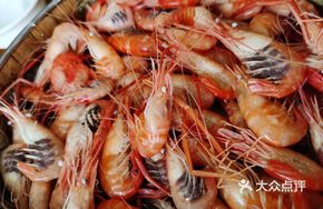 Steamed River Shrimp in Bamboo Steamer