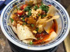 -沪小二炭火蛙锅(淮海中路美食不夜城店)