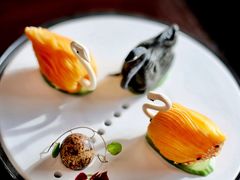 双色天鹅酥-万丽轩·粤菜(王府井金茂万丽酒店)